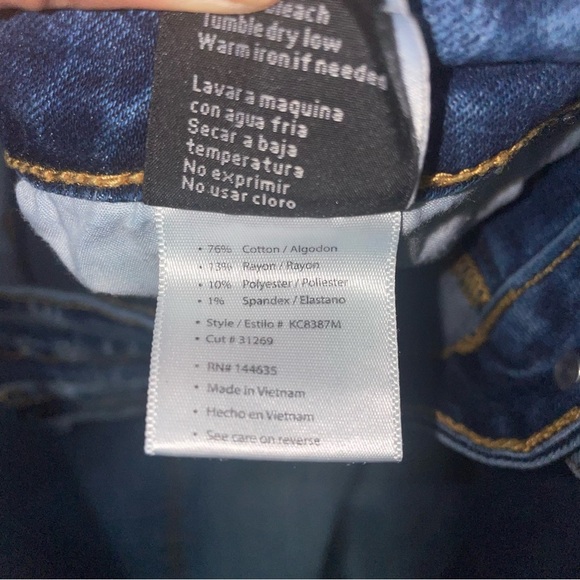 KanCan Ankle Cropped Distressed Hem Jeans Size 13/30 - Picture 8 of 11